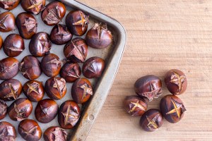 How to roast chestnuts in the oven at home - Cooking chestnuts