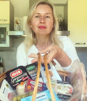 Top 10 Soft & Hard Italian Cheeses - Best Cheese to Eat or Bring back from Italy - Anastasia Bakker